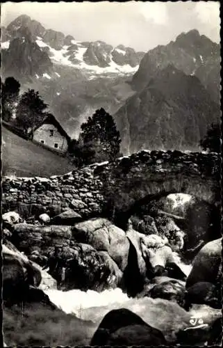 Ak Valgaudemar Hautes-Alpes, Le pont des Oules et le Mont Olan