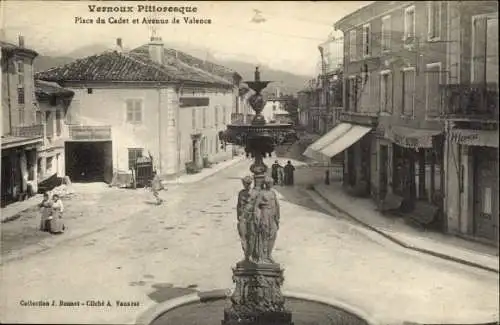 Ak Vernoux Ardèche, Place du Cadet, pAvenue de Valence