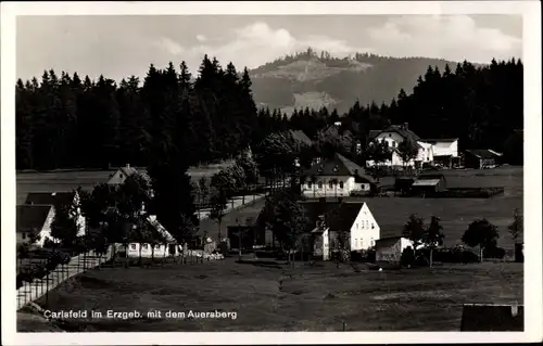 Ak Carlsfeld Eibenstock im Erzgebirge, Teilansicht mit dem Auersberg