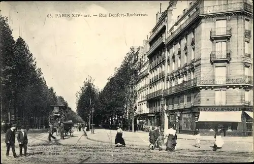 Ak Paris XIV., Rue Denfert Rochereau, caleche, Pharmacie Clochez