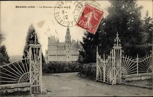 Ak Magnac Laval Haute Vienne, Le Chateau vu de la Route