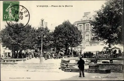 Ak Vierzon Cher, Place de la Mairie