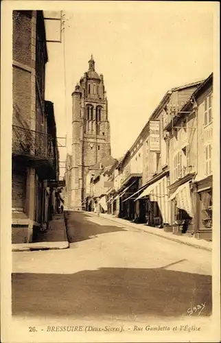 Ak Bressuire Deux Sevres, Rue Gambetta et l'Eglise, Kirche, Geschäfte