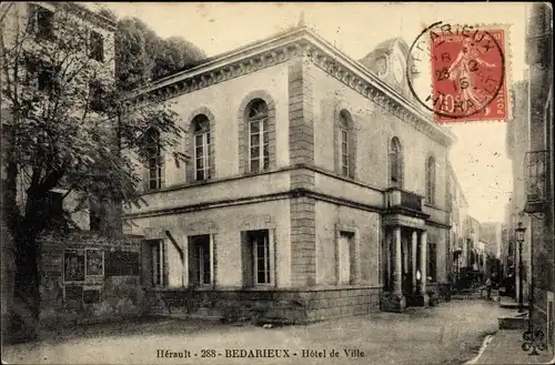 Ak Bedarieux Herault, Hotel de Ville, Straßenpartie am Rathaus