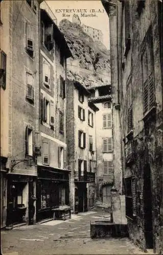 Ak Entrevaux Alpes de Haute Provence, Rue du Marché
