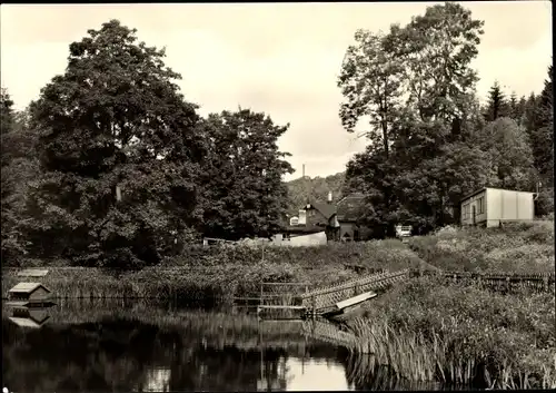 Ak Großbreitenbach in Thüringen, Grundmühle, Uferpartie, Entenhaus