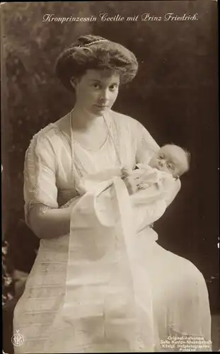 Ak Kronprinzessin Cecilie von Preußen mit Prinz Friedrich, Portrait, NPG V