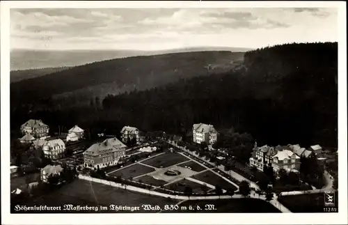 Ak Masserberg im Thüringer Schiefergebirge, Blick auf den Ort, Fliegeraufnahme, Klinke 11389