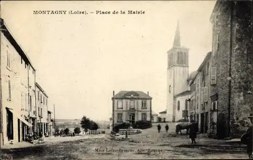 Ak Montagny Loire, Place de la Mairie
