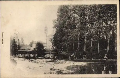 Ak Malesherbes Loiret, Pont et barrage sur l'Essonne