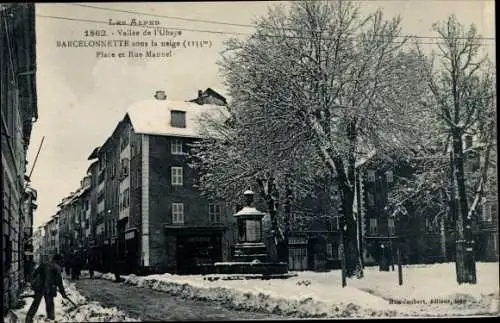 Ak Barcelonnette Alpes de Haute Provence, Place et Rue Manuel sous la neige