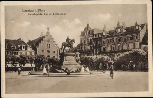 Ak Landau in der Pfalz, Paradeplatz, Luitpold Denkmal
