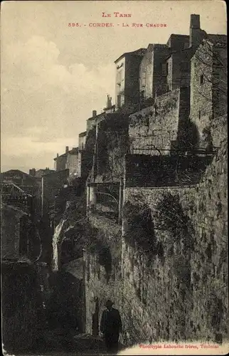 Ak Cordes Tarn, La rue Chaude, piéton, maisons