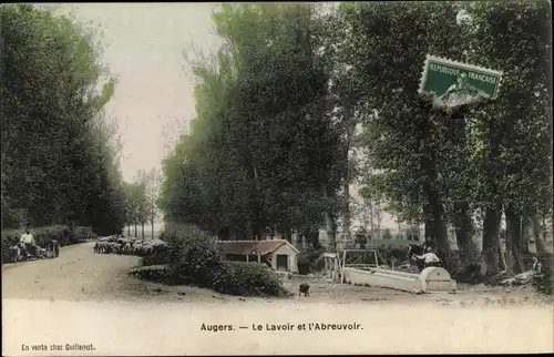 Ak Augers Seine et Marne, Le Lavoir et l'Abreuvoir