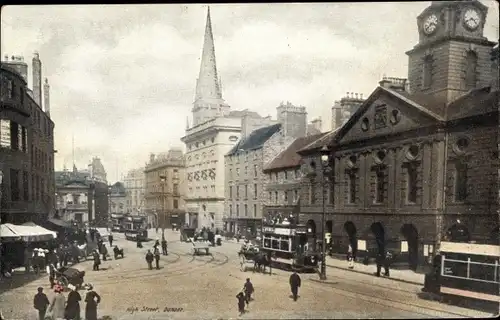 Ak Dundee Schottland, high Street, pedestrians, double decker trams, church, town hall