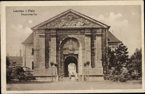 Ak Landau in der Pfalz, Deutsches Tor, Totalansicht, Torbogen, Durchblick