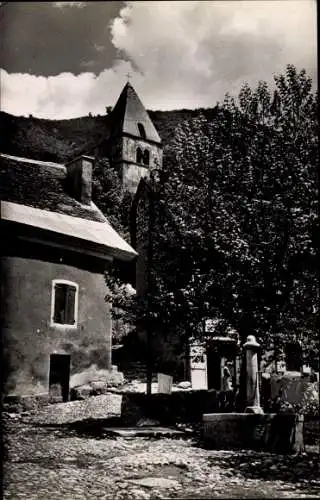 Ak La Roche des Arnauds Hautes-Alpes, La montée vers l'Église