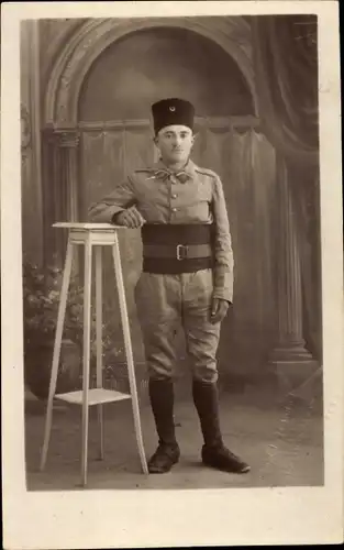 Foto Ak Französischer Kolonialsoldat in Uniform, Spahi