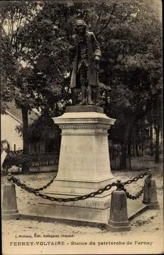 Ak Ferney Voltaire Ain, Statue du patriarche de Ferney