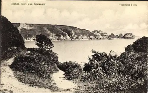 Ak Guernsey Kanalinseln, Moulin Huet Bay, panoramic view