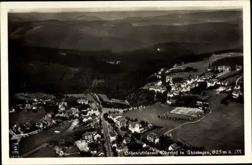 Ak Oberhof im Thüringer Wald, Fliegeraufnahme, Blick auf den Ort mit Umgebung