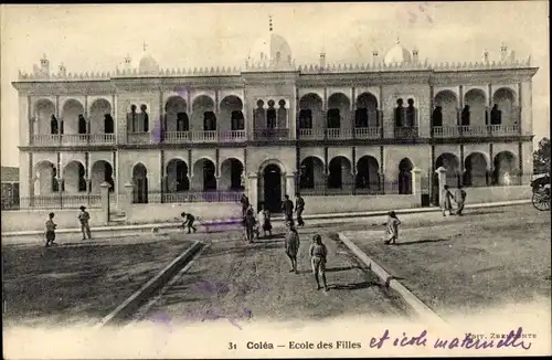 Ak Coléa Algerien, Ecole des Filles, vue de face, gens