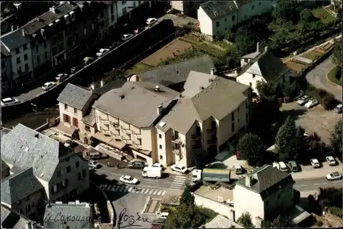 Ak La Canourgue Lozère, Hotel du Commerce, Maison Mirmand, vue aerienne