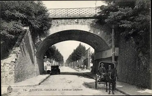 Ak Arcueil Cachan Val de Marne, Avenue Laplace, caleche, pont