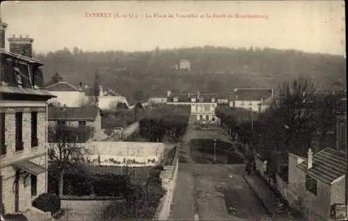 Ak Taverny Val d'Oise, La Place de Vaucelles et la Foret de Montmorency