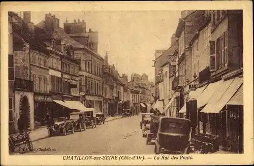 Ak Châtillon sur Seine Côte d'Or, La Rue des Ponts, Straßenpartie, Geschäfte