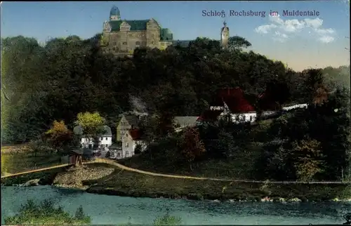 Ak Rochsburg Lunzenau in Sachsen, Flusspartie mit Blick zum Schloss Rochsburg im Muldental