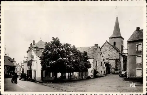 Ak Eygurande Corrèze, Place de l'Église