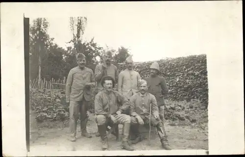 Foto Ak Bukovo Serbien, Männer in Uniformen