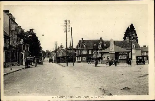 Ak Saint Julien le Faucon Calvados, La Place, Denkmal, LKW, Geschäfte