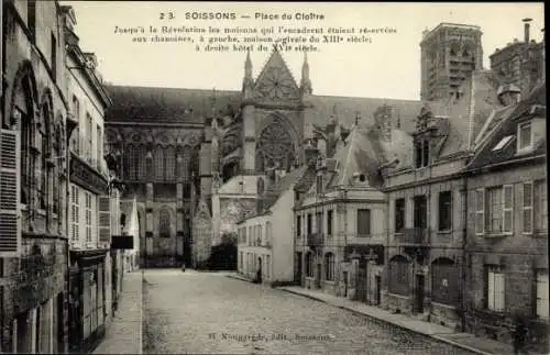 Ak Soissons Aisne, Place du Cloître