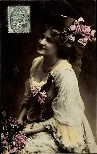 Ak Frau in Kleid, Hut, Portrait, NPG 408/5, Blumenstrauß