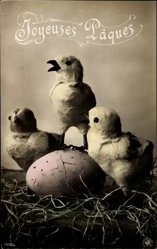 Ak Glückwunsch Ostern, Küken Puppen mit Osterei, NPG 1010/4