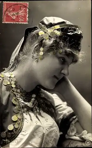 Ak Frau in orientalischem Kleid, Kopfschmuck, Portrait, NPG 740/3