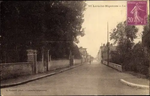 Ak Laroche Migennes Yonne, Straßenpartie, Häuser