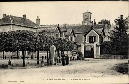 Ak L'Isle sur Serein Yonne, La Place du Chateau