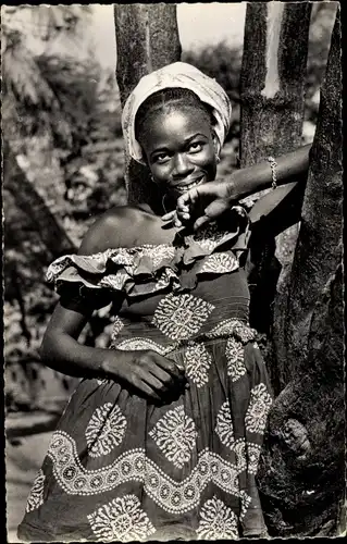 Ak Afrique Occidentale Francaise, Innocence, Portrait einer Afrikanerin