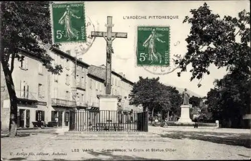 Ak Les Vans Ardèche, Grand Place, la Croix et Statue Ollier