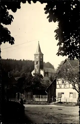 Foto Ak Cunnersdorf Gohrisch Erzgebirge, Teilansicht vom Ort, Kirche, Fachwerkhaus