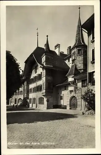 Ak Büren Aare Kt. Bern, Schloss, Straßenansicht