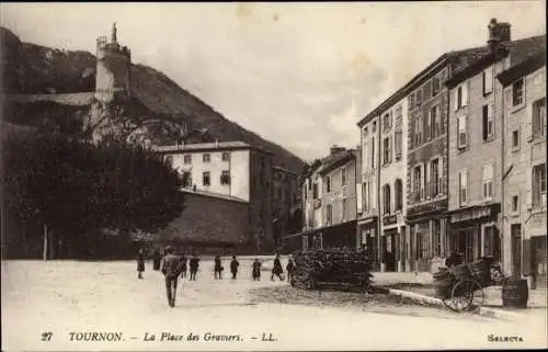 Ak Tournon Ardèche, La Place des Graviers