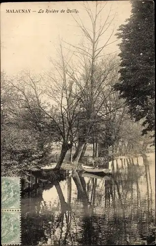 Ak Malaunay Seine Maritime, la rivière de Cailly, barque ammarée, arbres