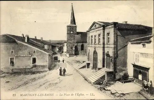 Ak Martigny les Bains Vosges, La Place de l'Église