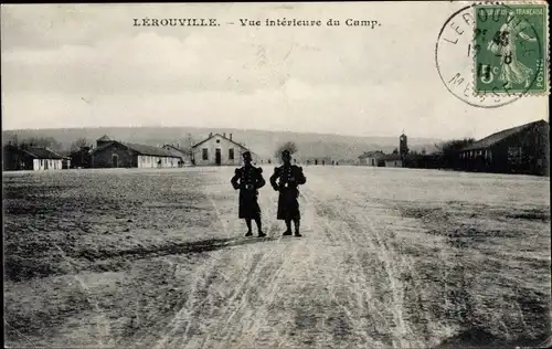 Ak Lèrouville Meuse, Vue intérieure du Camp