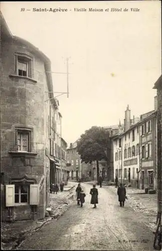 Ak Saint Agrève Ardèche, Vieille Maison et Hôtel de Ville