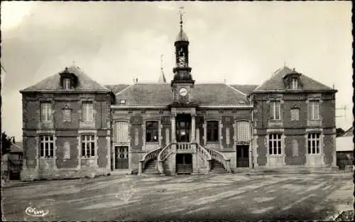 Ak Liart Ardennes, Hotel de Ville, Ecole des Garcons, Glockenturm, Platz